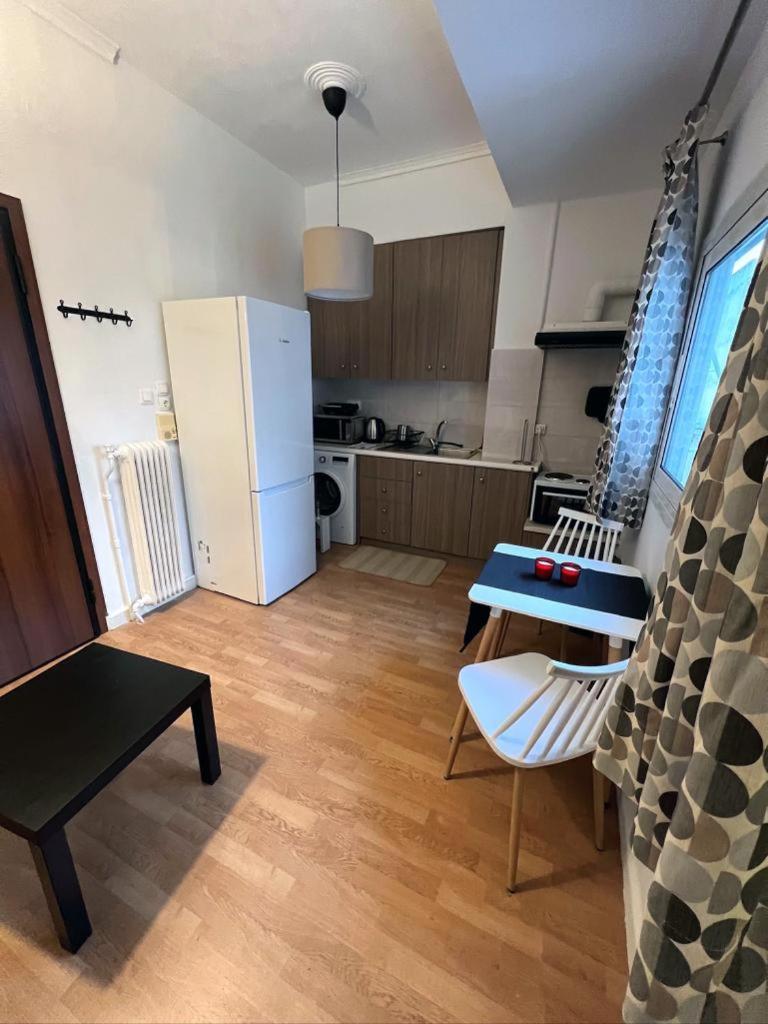 Minimal Apartment Next To The Center Athén Kültér fotó